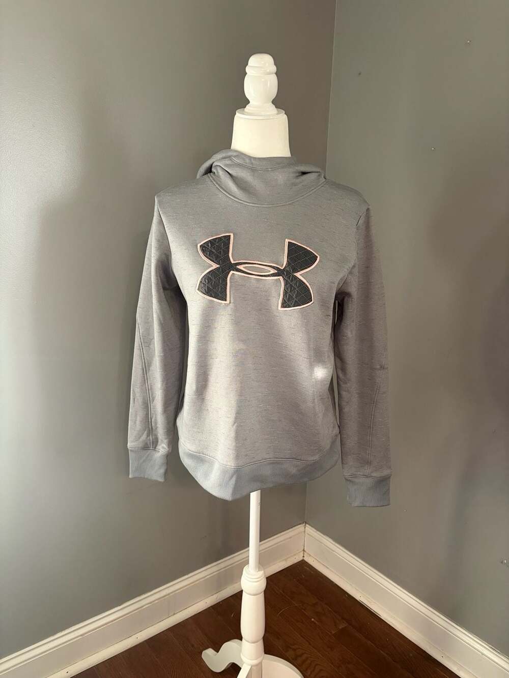 Under Armour ColdGear Loose Fit Quilted Logo Gray Pullover Hoodie Sweatshirt Wom